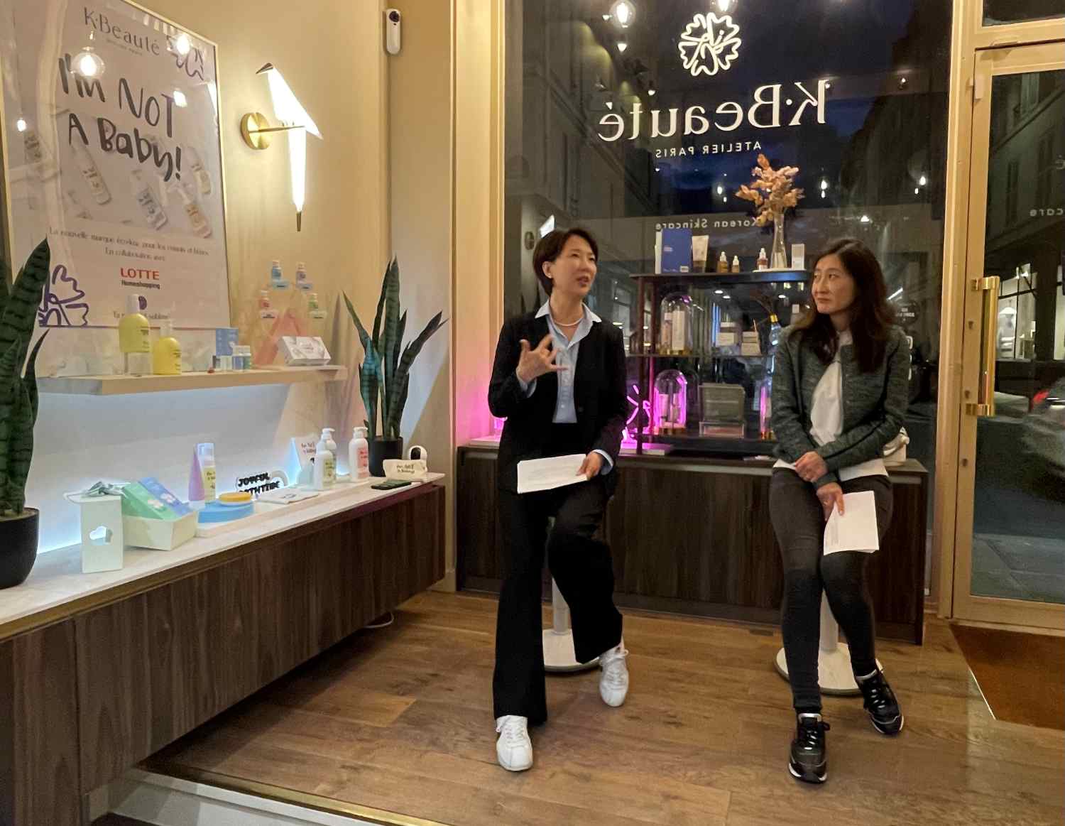 [해외리포트] 파리 휩쓴 하이퀄리티 K-뷰티 편집숍 '카보테'  27-Image